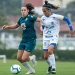 O Palmeiras venceu o Taubaté por 1 a 0 na penúltima rodada do Paulistão Feminino, com gol decisivo de Brena Carolina, garantindo a liderança e vaga na semifinal, enquanto o Taubaté ficou fora da disputa.